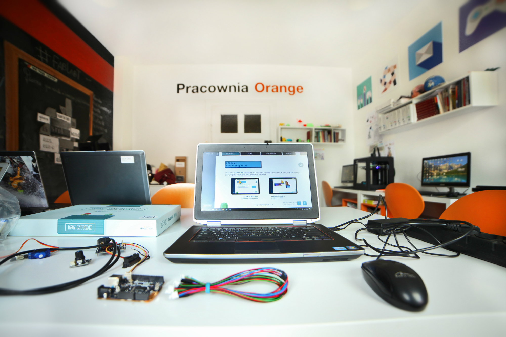 Pracownia-Orange4.jpg