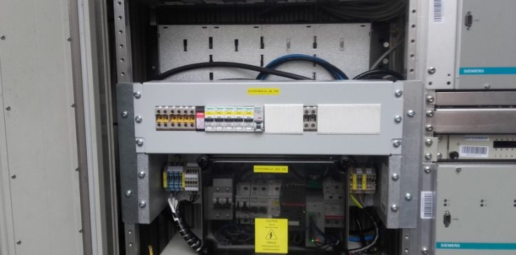 Szafa stalowa Urządzenia HVDC zainstalowane w szafie dostępowej