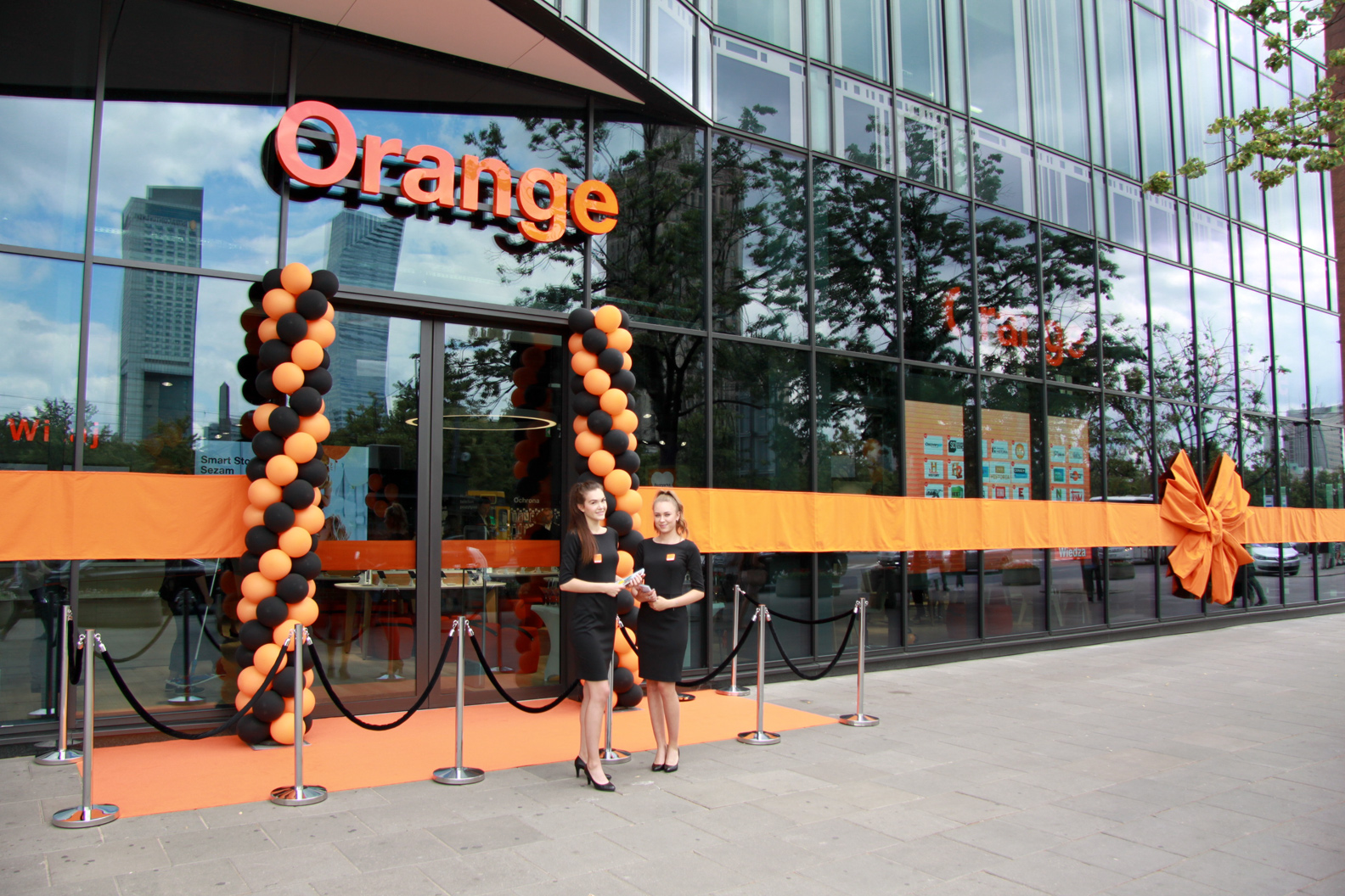 otwarcie-orange-smart-store-orange-polska-sezam-warszawa-2.jpg
