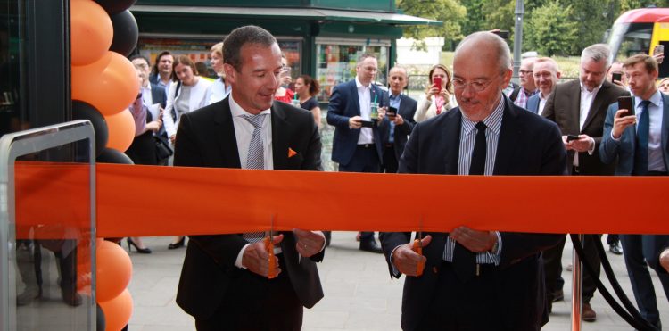 Najnowocześniejszy Smart Store Orange powstał w Warszawie. Do 2020 roku co piąty punkt sprzedaży będzie „smart”