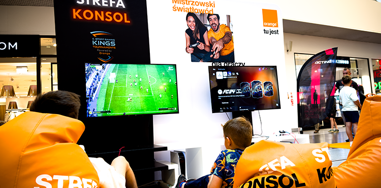 strefa konsol E-sport Gaming Kings Tournaments powered by Orange