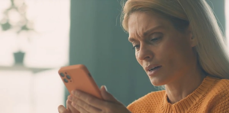 (nie)Bezpieczna Sieć – telefon w sedesie