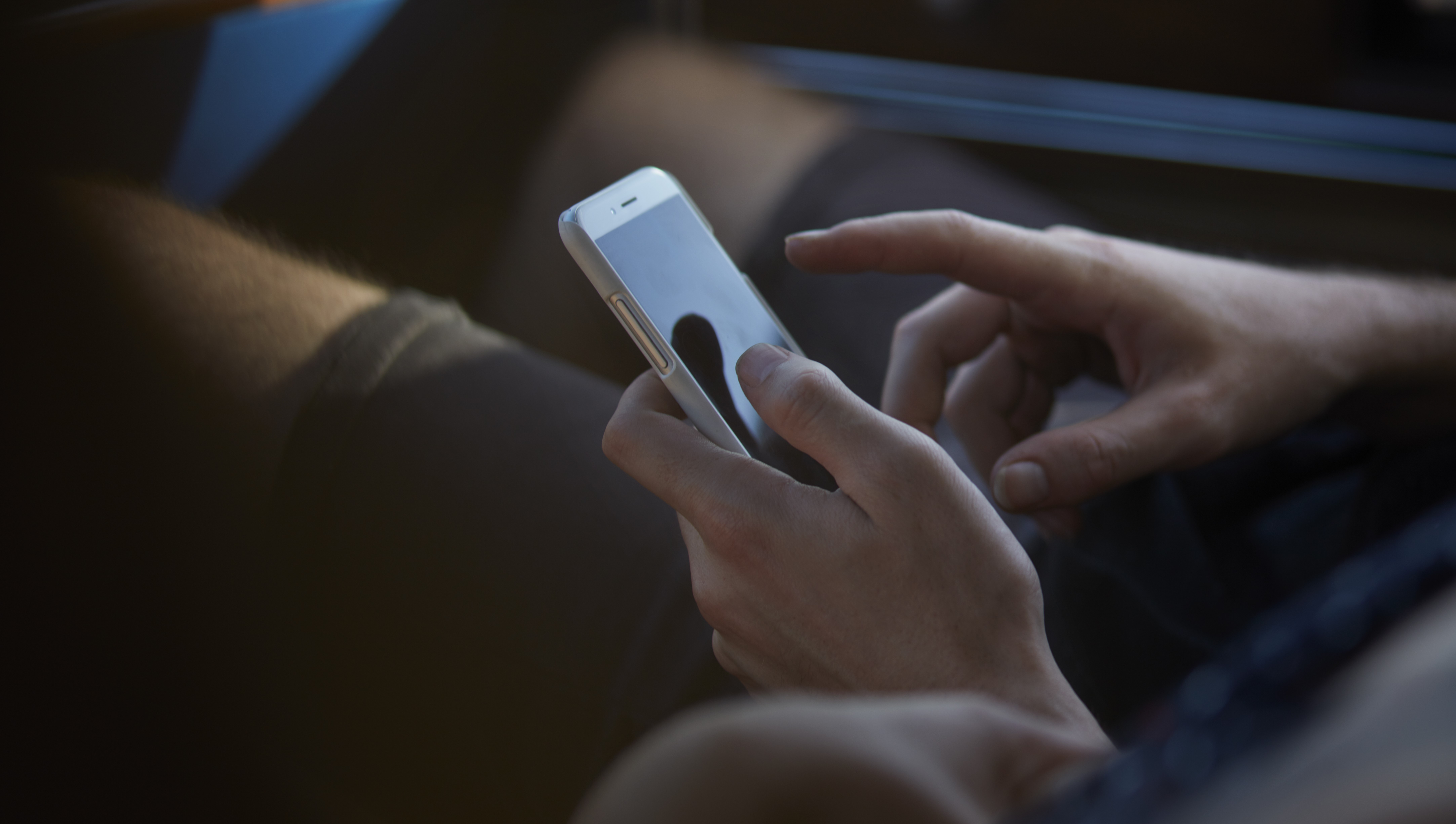 Odnowione telefony teraz z oryginalną baterią lub zamiennikiem